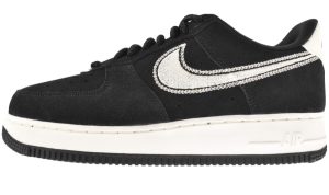Nike Air Force 1 07 Trainers